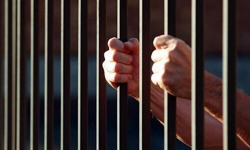 هر روز حبس معادل چند ضربه شلاق و جریمه است